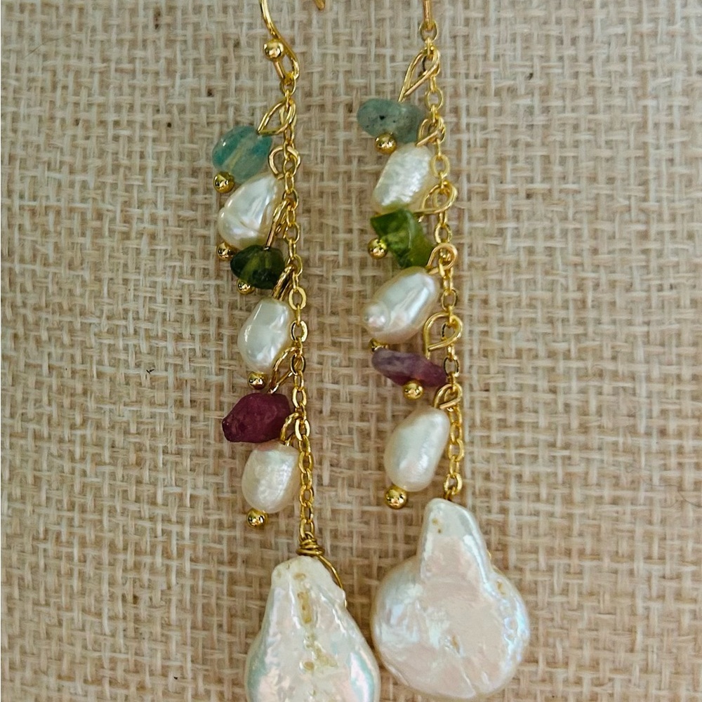 Handmade elegant freshwater pearl gemstone dangle earrings